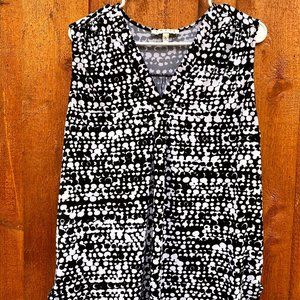 Chaus Black and White Sleeveless Blouse